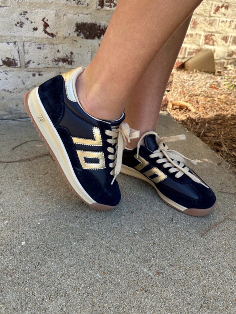 Navy & Cream Retro Runner Sneakers - Women